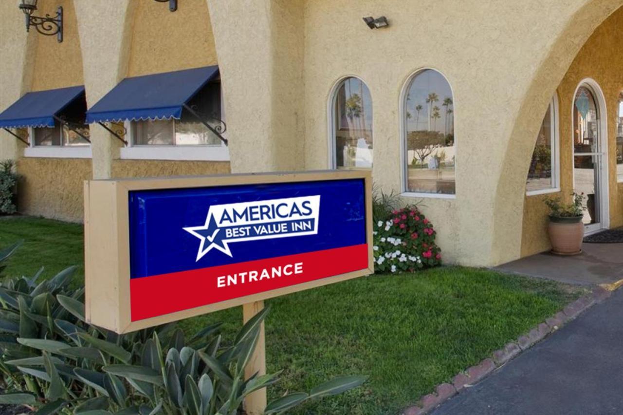 Americas Best Value Inn Chippewa Falls Exterior photo