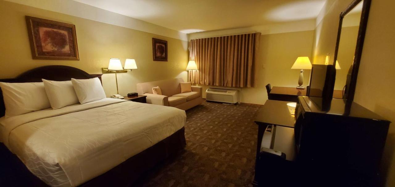 Americas Best Value Inn Chippewa Falls Exterior photo