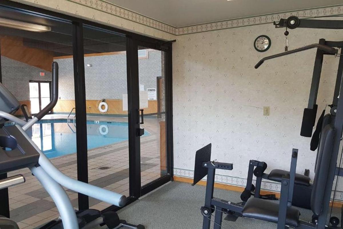 Americas Best Value Inn Chippewa Falls Exterior photo